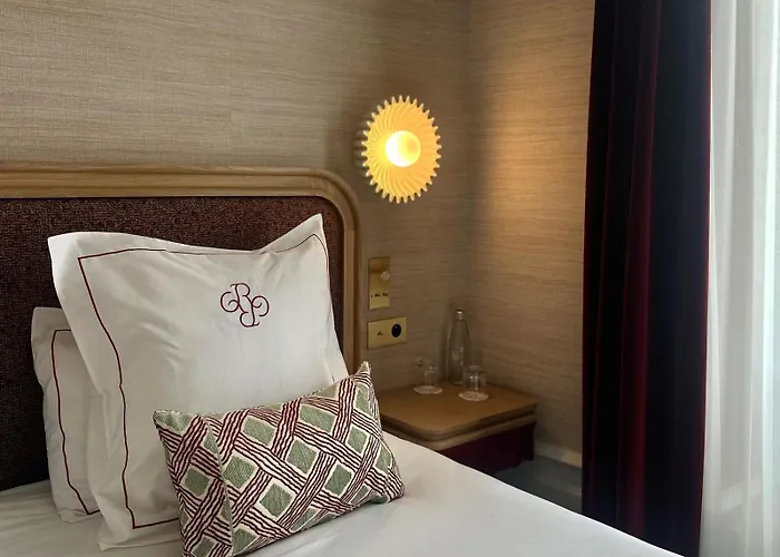 Chapeau Rouge Par William Frachot - Hotel Espace Bien-Etre & Restaurant Etoile Dijon